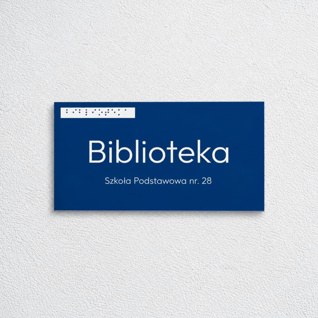 Niebieska tabliczka Braille biblioteki szkolnej z białym grawerem