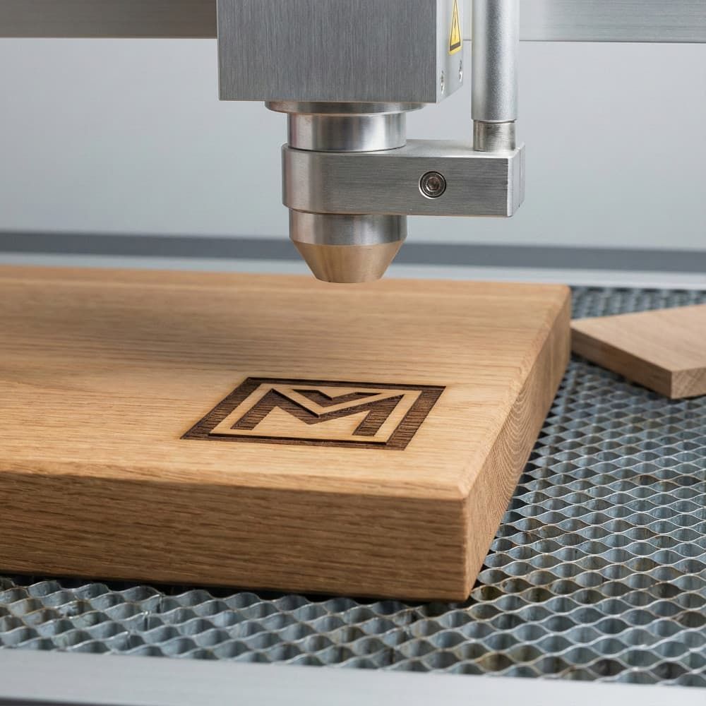 Drewniana deska do krojenia z grawerem laserowym