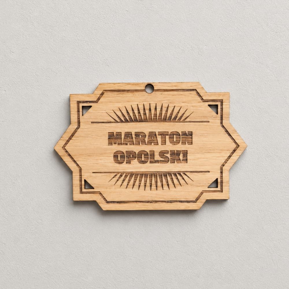 Drewniany medal z grawerem na Maraton Opolski