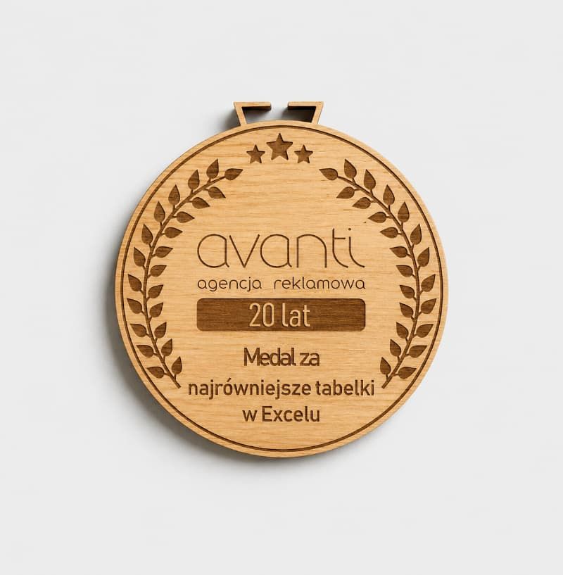 Drewniany medal z grawerem firmowym Avanti na jubileusz 20 lat
