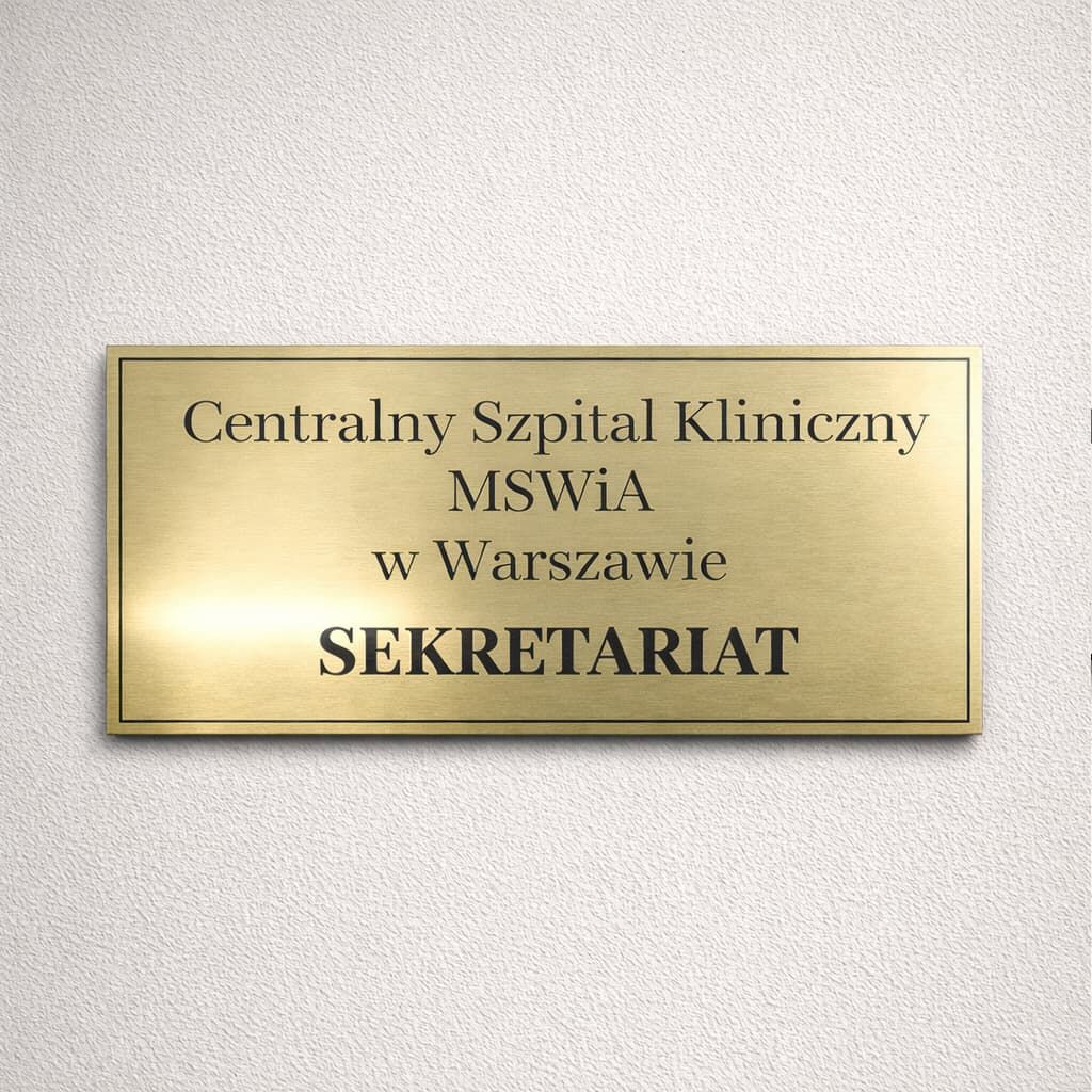 Grawerowana tabliczka na drzwi do gabinetu łatwa do utrzymania w czystości