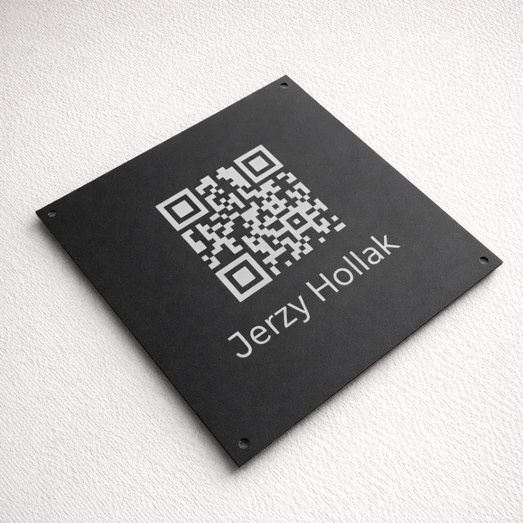 Jedna lub seria tabliczek QR przygotowana dla wielu miejsc obsługi