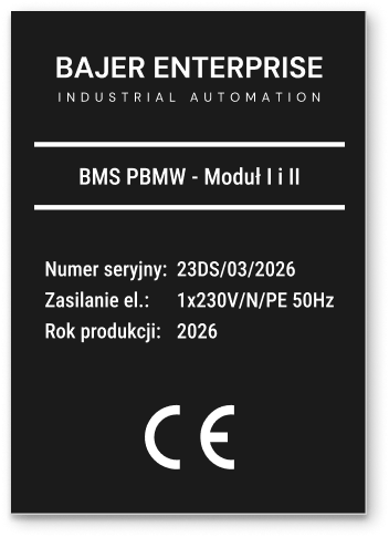 Czarna tabliczka znamionowa modułu automatyki z numerem seryjnym i parametrami