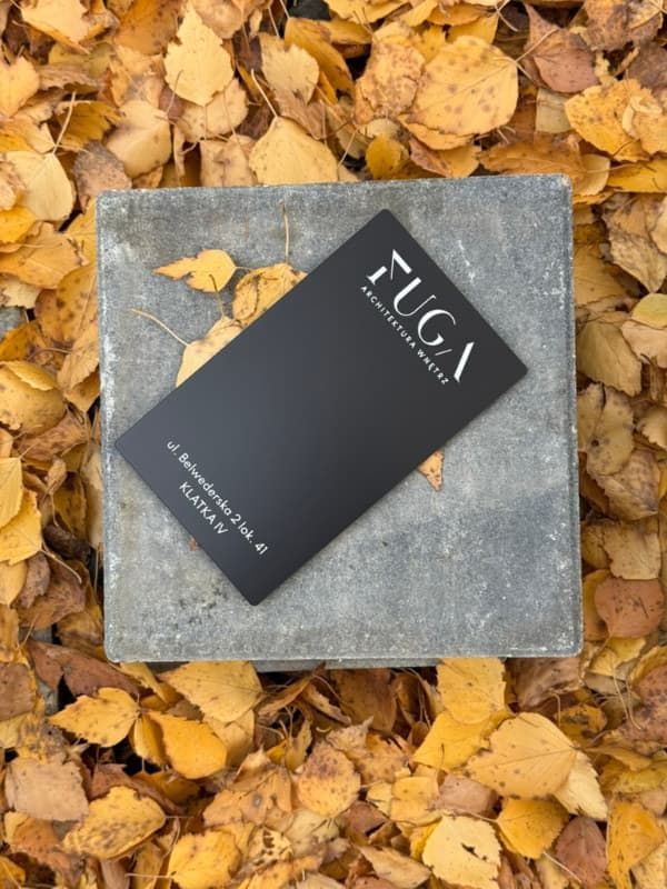 Tabliczka na drzwi samoprzylepna grawerowana z laminatu grawerskiego czarna FUGI