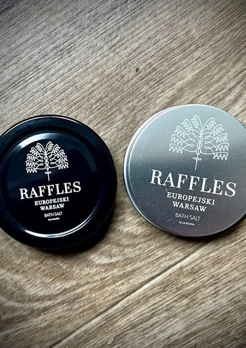 Znakowanie laserowe na aluminiowych puszkach (czarnej i srebrnej) dla hotelu Raffles Europejski Warsaw.