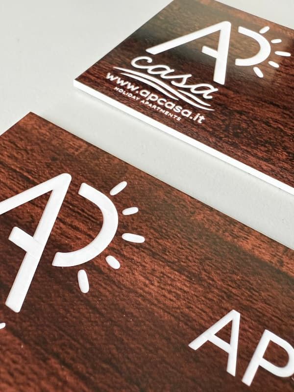 Tabliczka na drzwi samoprzylepna grawerowana z laminatu grawerskiego Europejski Złoty