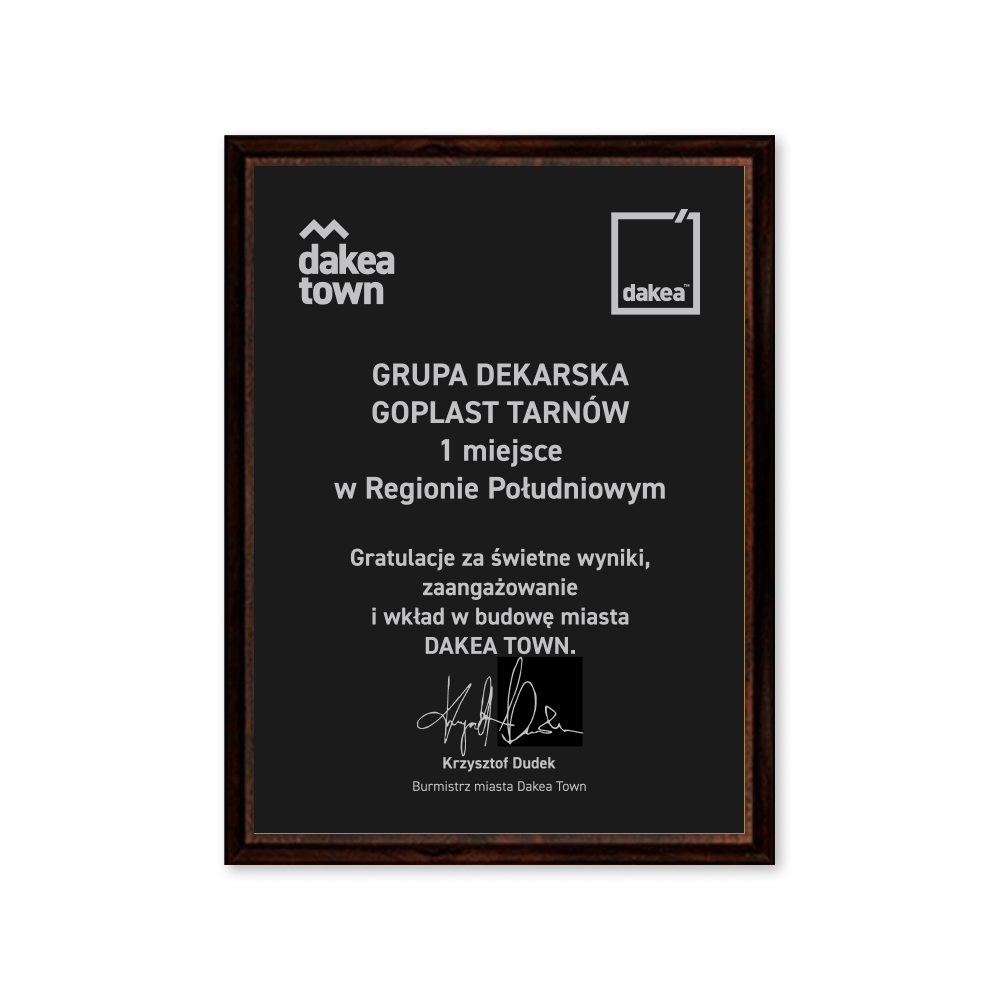 Dyplom drewniany z grawerem laserowym na laminacie grawerskim, metalicznym
