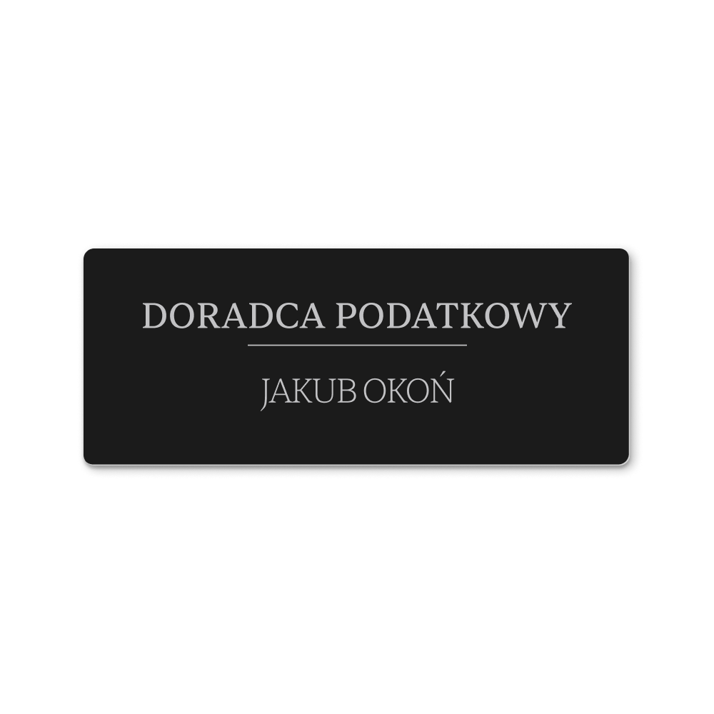 Czarna tabliczka imienna doradcy podatkowego