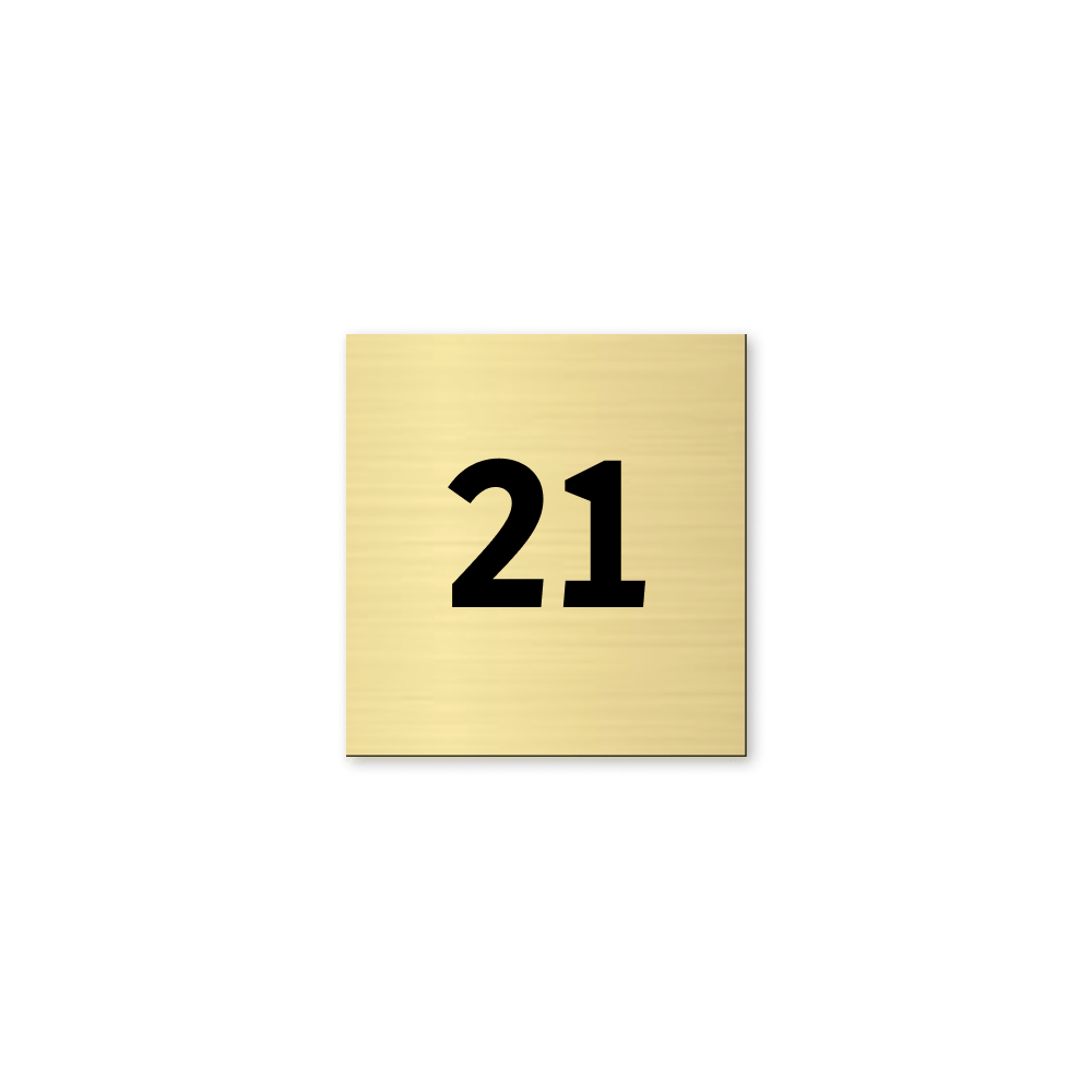 Tabliczka na drzwi do szkoły z numerem sali