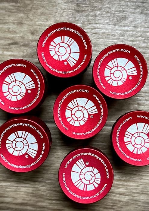 Korki aluminiowe z wygrawerowanym logo firmy