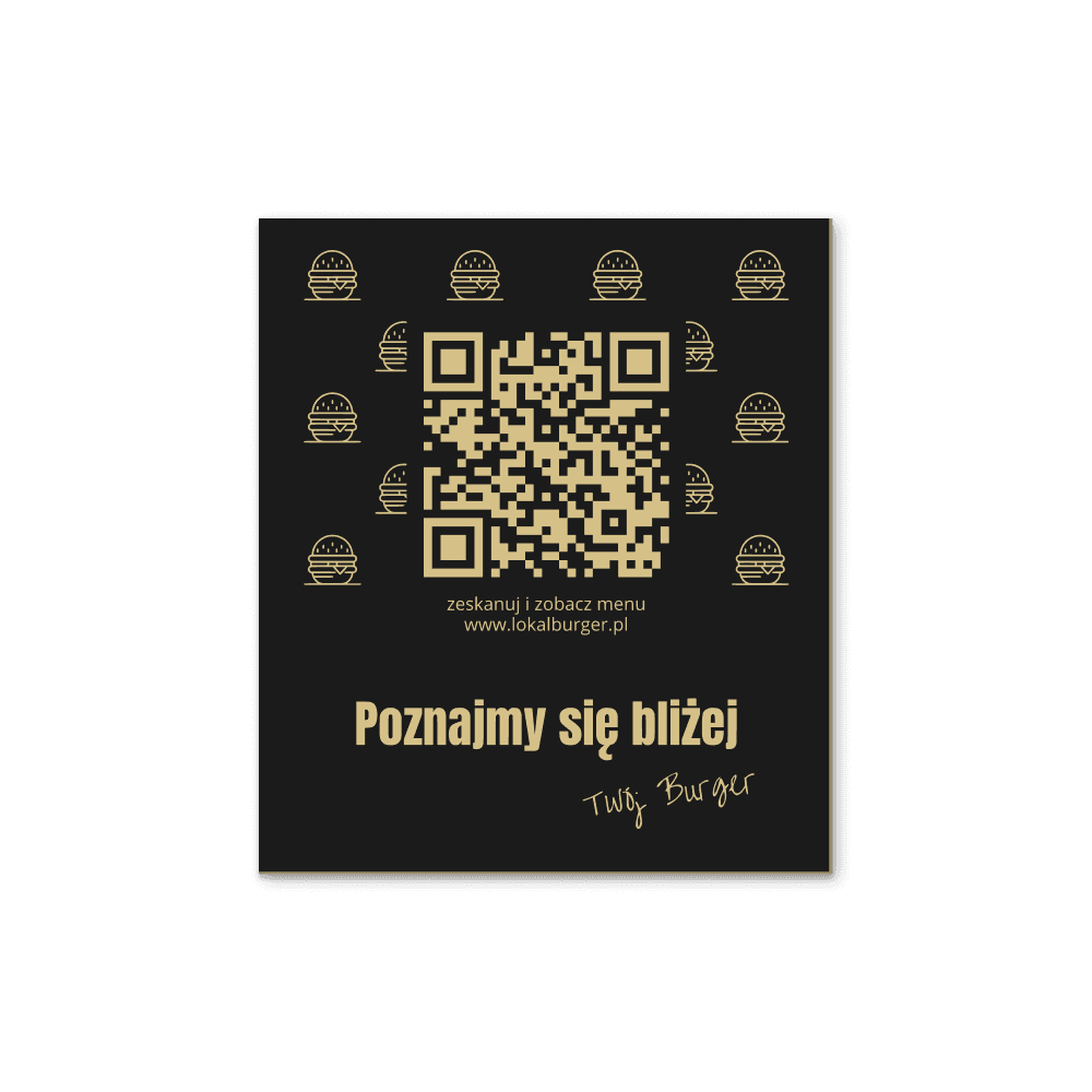 Czarna tabliczka z srebrnym kodem QR, grawerowana i wycinana laserowo. 