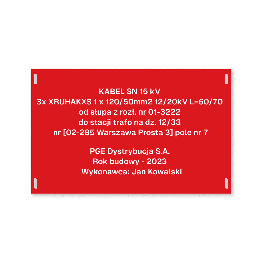 Tabliczka znamionowa z ostrzeżeniem na obudowie silnika, informująca o zagrożeniach i środkach ostrożności